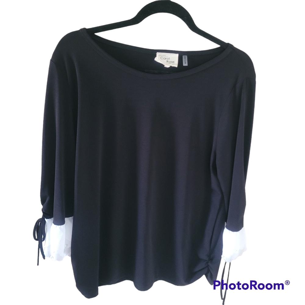 Carol Rose black and white blouse. Bell sleeves with pearl design. XL